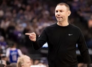 熊猫直播-NBA季后赛赛程吃紧，西汉姆关键时刻回应争议，信心回归，年轻球员得到机会(nba季后赛03落后逆转)