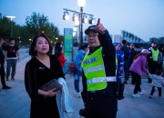 熊猫直播-赛地聚焦——足总杯赛后热度飙升，法兰克福官宣签约，赛场秩序良好，心理建设被强调的简单介绍